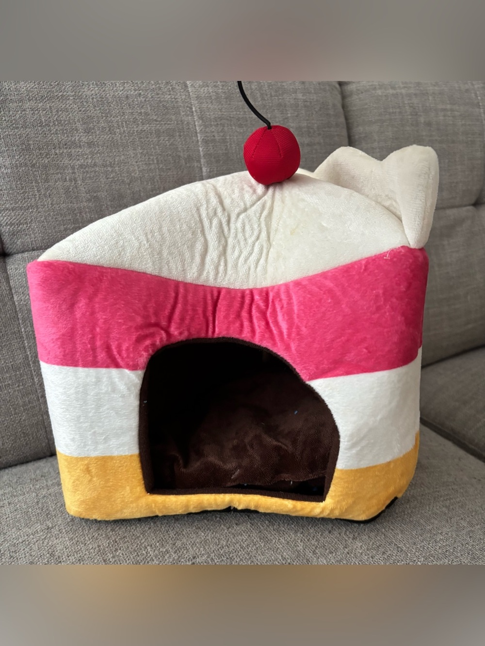 full cheeks plush cake slice pet bed with cherry top